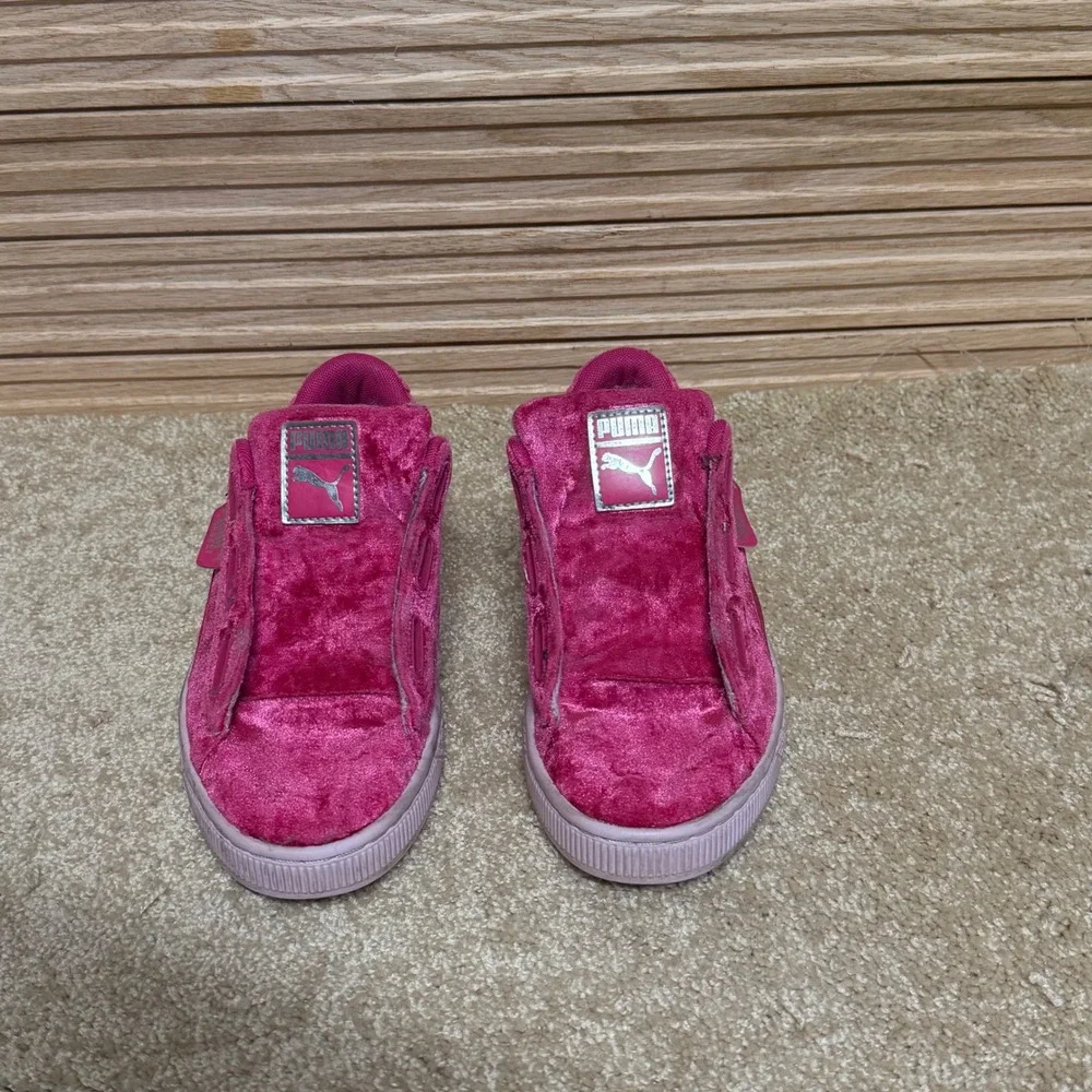 Kids Puma Velour‎ Low Top Sneakers Pink Size 4.5 US Velour Y2K Skater Shoes